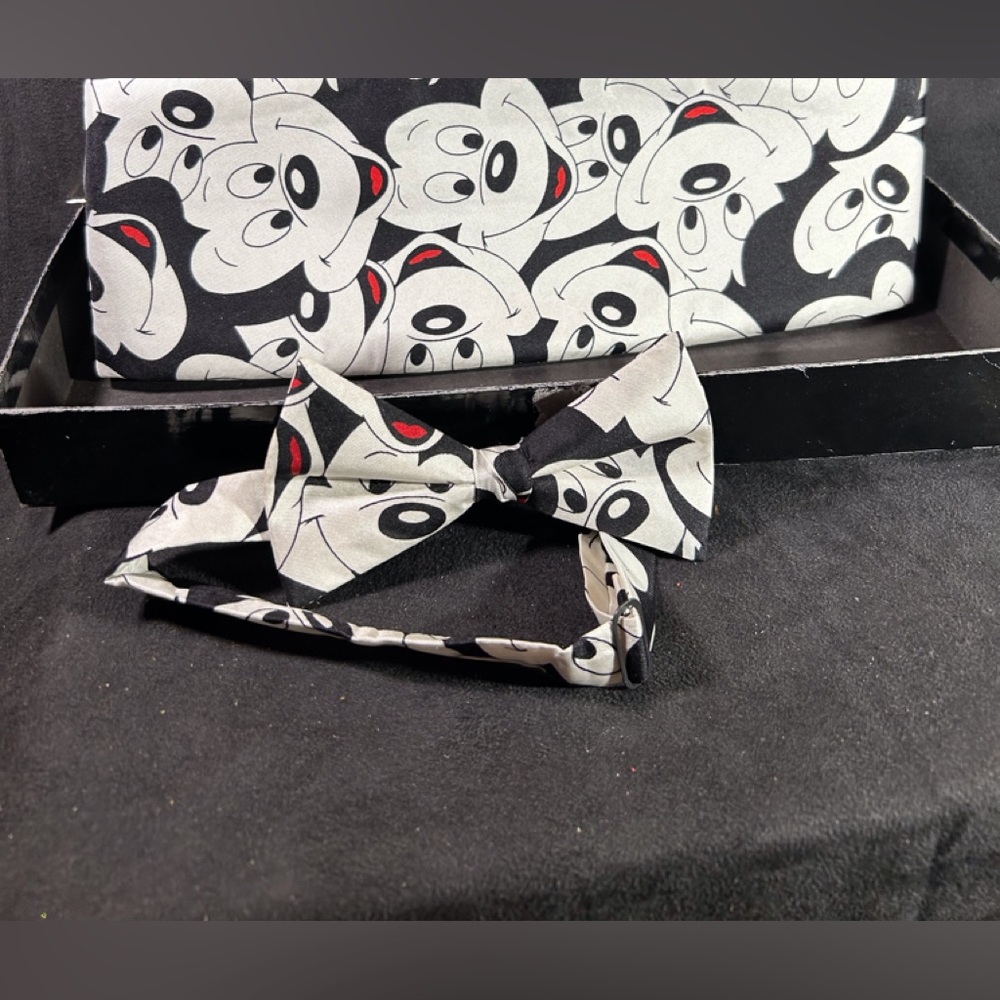 Mickey Mouse Cummerbund and bow tie for tuxedo